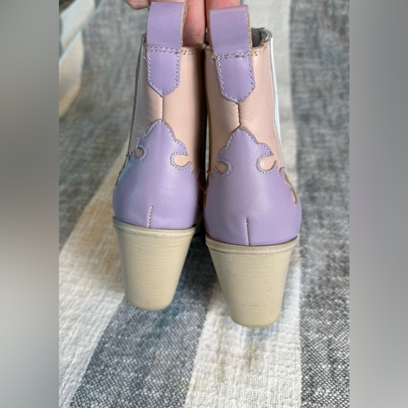 Steve Madden SZ 7M Pastel Pink and Purple 3.5” Heeled Boots Western Silver Tip - Picture 3 of 7